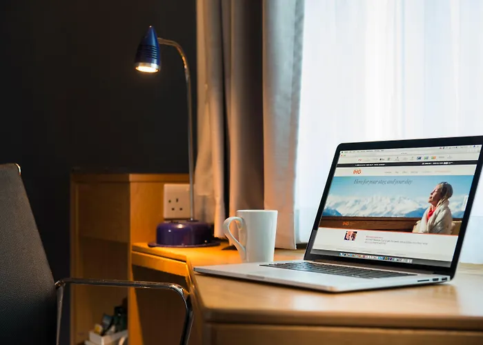 Holiday Inn Express Birmingham Oldbury By Ihg