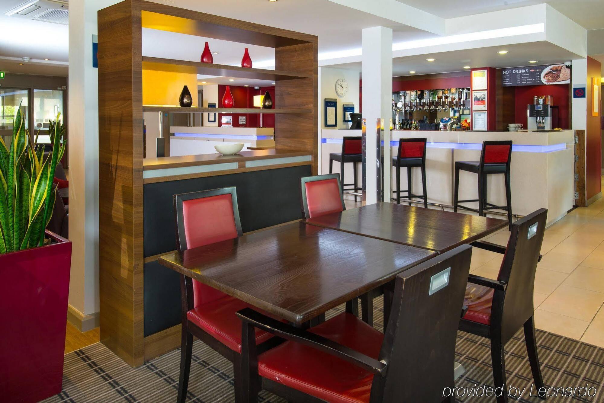 Express Birmingham Oldbury By Ihg Hotel 3*